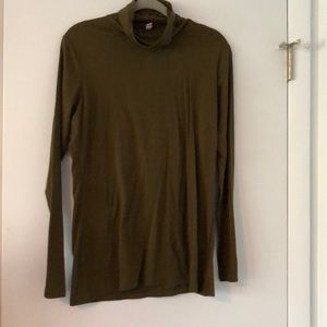 Uniqlo Army Green Turtle Neck